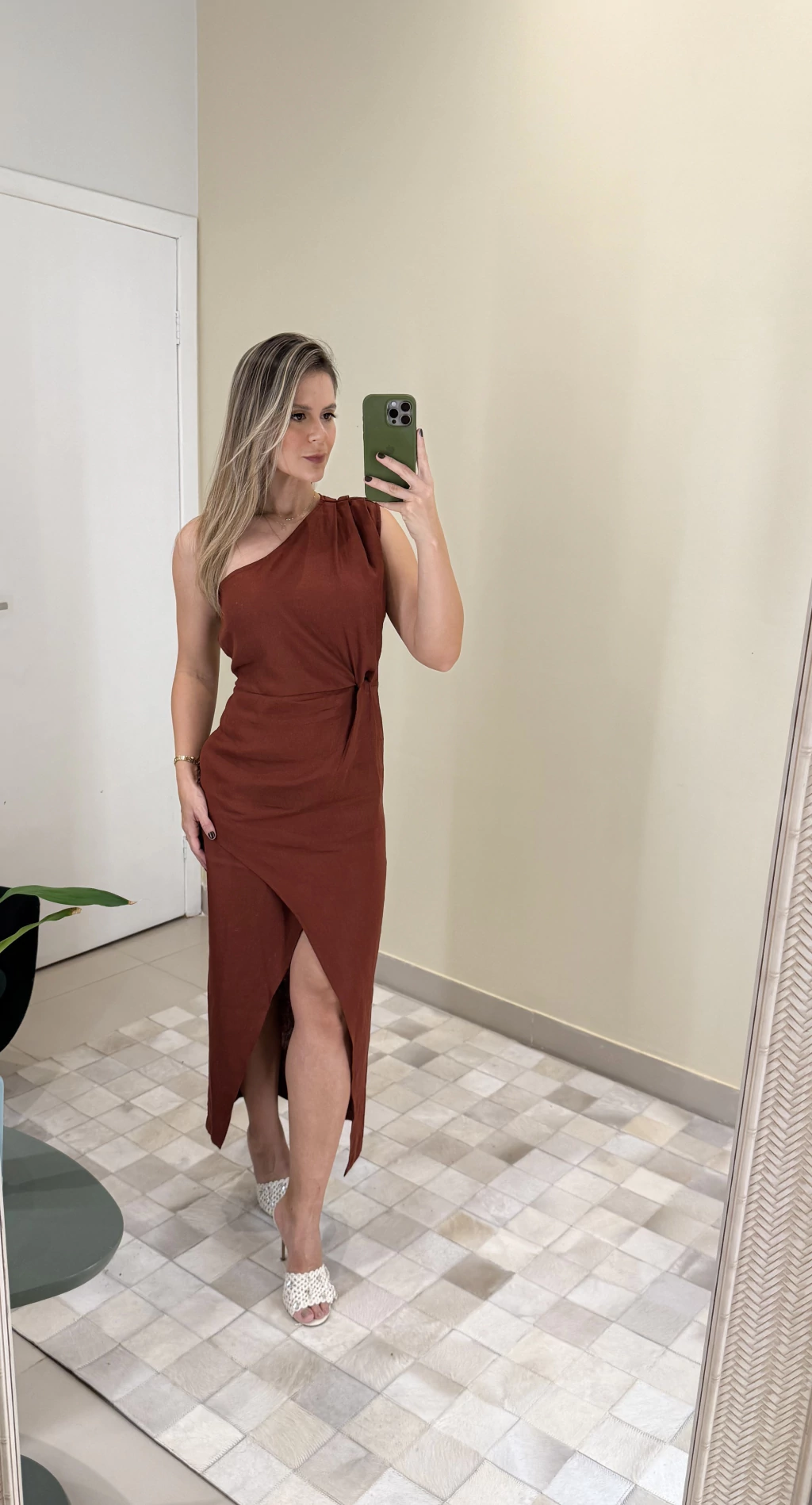 Vestido Midi Ombro Único Em Linho Open