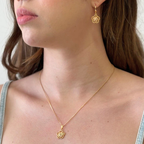 Conjunto Flor Vazada com Microzircônias - comprar online