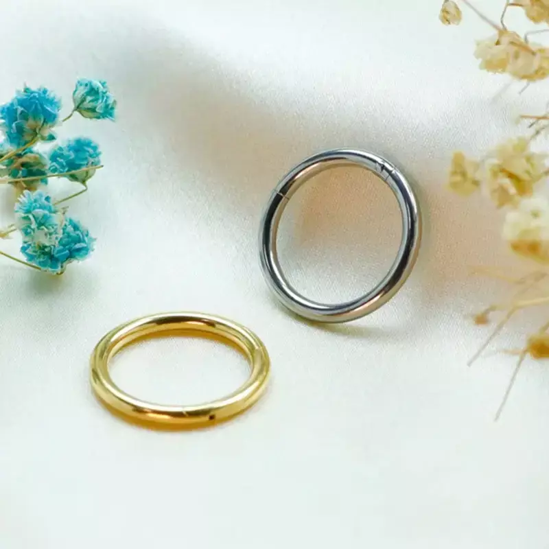 Argola lisa em Titanio G23 modelo Clicker ASTM F136