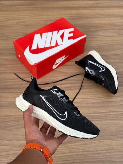 REVOLUTION PRETO C/ BEGE