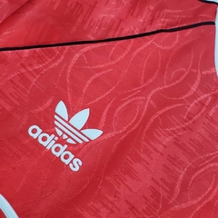 Camisa Retrô Manchester United I 1992 - Adidas Masculina - Vermelha com detalhes em branco na internet