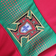 Camisa Retrô Seleção de Portugal I 2010 - Nike Masculina - Vermelha com detalhes em verde - loja online