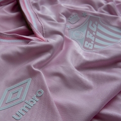 Camisa Santos Edição especial Outubro Rosa 24/25 - Torcedor Umbro Masculina - Rosa - EM SPORTS
