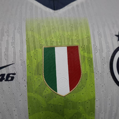 Imagem do Camisa Inter de Milão Edição especial Valentino Rossi II 24/25 - Jogador Nike Masculina - Branca com detalhes em azul