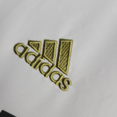 Camisa Retrô Real Madrid I 11/12 - Masculina Adidas - Branca com detalhes em dourado - EM SPORTS