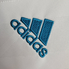 Camisa Retrô Real Madrid I 17/18 - Masculina Adidas - Branca com detalhes em azul - EM SPORTS
