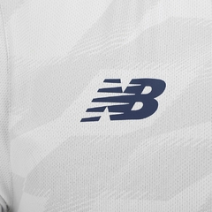 Camisa São Paulo Treino 24/25 - Torcedor New Balance Masculina - Branca com detalhes em cinza - loja online