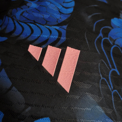 Camisa Japão Edição especial 24/25 - Jogador Adidas Masculina - Azul com detalhes em rosa - EM SPORTS
