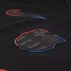 Camisa Barcelona II 24/25 - Torcedor Nike Feminina - Preta com detalhes em azul e vermelho - EM SPORTS