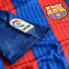 Camisa Retrô Barcelona I 2016/17 - Masculina Nike - Azul e vermelha