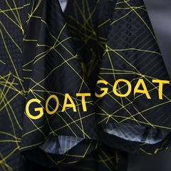 Imagem do Camisa Retrô Paris Saint-Germain IV 22/23 - Masculina Jordan - Preta com detalhes em amarelo