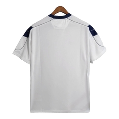 Camisa Retrô Manchester United II 99/00 - Masculina Umbro - Branca com detalhes em azul - comprar online