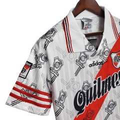 Camisa Retrô River Plate I 1995/1996 - Adidas Masculina - Branca com detalhes em vermelho e preto - EM SPORTS