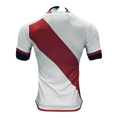 Camisa River Plate I 24/25 - Jogador Adidas Masculina - Branca com detalhes em vermelho na internet