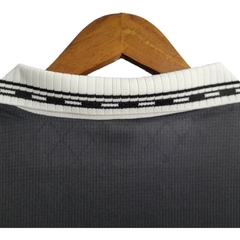 Camisa Retrô Real Madrid II 97/98 - Masculina Adidas - Branca com detalhes em preto e roxo