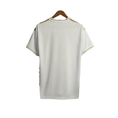 Camisa Retrô Real Madrid I 18/19 - Masculina Adidas - Branca com detalhes em dourado - comprar online