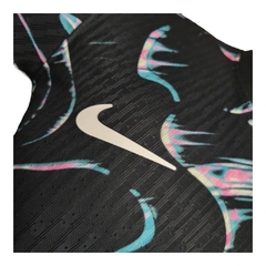 Camisa Coreia do Sul II 24/25 - Jogador Nike Masculina - Preta com detalhes azul e branco e rosa - EM SPORTS