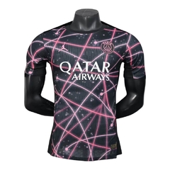 Camisa Paris Saint-German Pré-jogo 25/26 - Jogador Jordan Masculina - Preta com detalhes em rosa