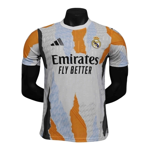 Camisa Real de Madrid Pré-jogo 24/25 - Jogador Adidas Masculina - Branca com detalhes em laranja e preto e azul