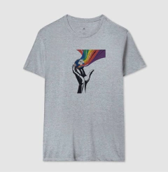 Mão que Abraça o Mundo - Urbn9 - Moda Alternativa LGBTQIA+