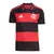 Camisa oficial Flamengo I 26/27 masculina Adidas com listras horizontais vermelhas e pretas, gola polo preta com detalhe vermelho e escudo do Flamengo no peito-adidas-torcedor