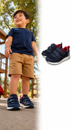Tênis Infantil de velcro.