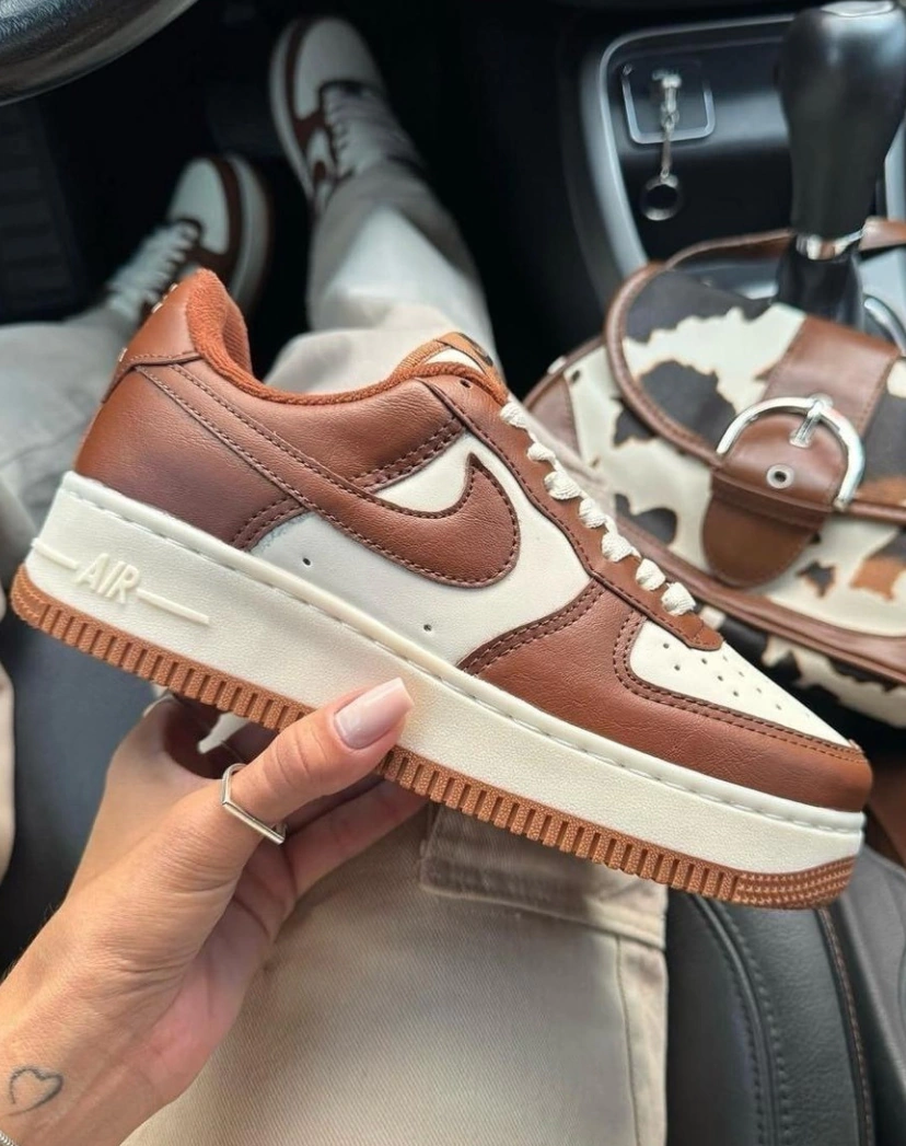 Nike Air Force - Branco e Marrom