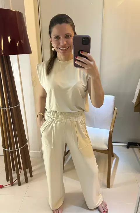 CONJUNTO CALÇA E BLUSA DE MALHA na internet