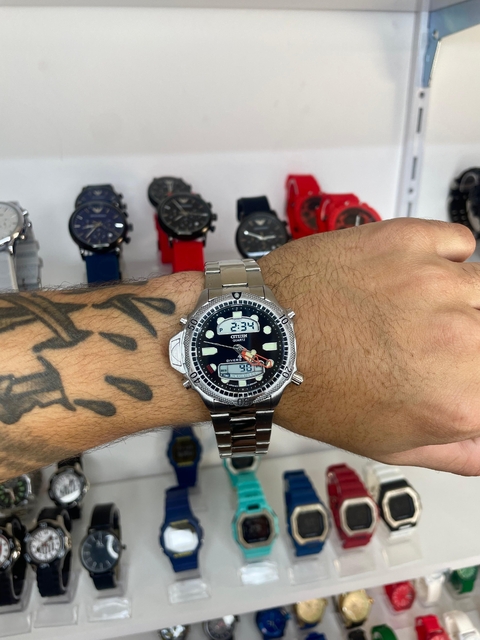 CITIZEN AQUALAND C500 - FUNDO PRETO/SÉRIE PRATA/PULSEIRA DE AÇO/A PROVA D ÁGUA