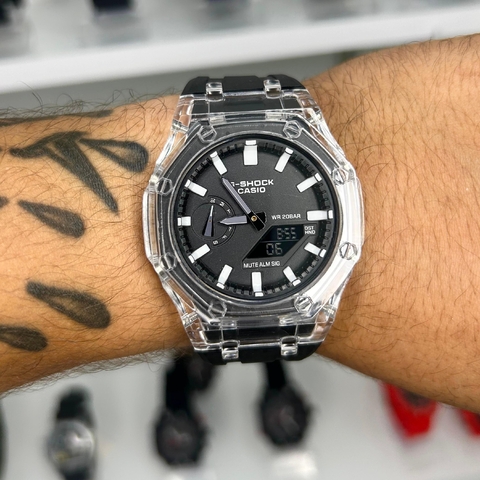 GSHOCK GA 2100 ACRÍLICO - PRETO E BRANCO/PULSEIRA DE BORRACHA/A PROVA D ÁGUA/45MM