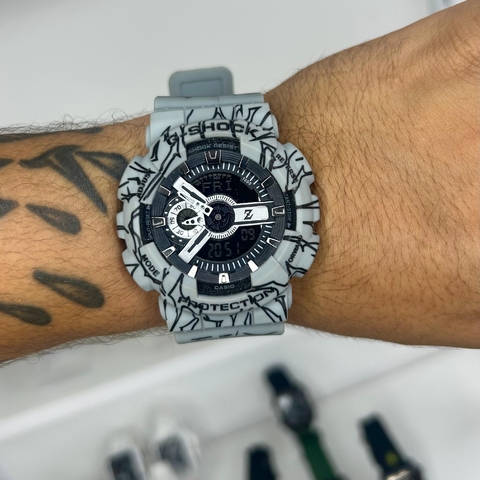 GSHOCK GA-110 DRAGON BALL Z - CINZA/PULSEIRA DE BORRACHA/A PROVA D ÁGUA/50 MM