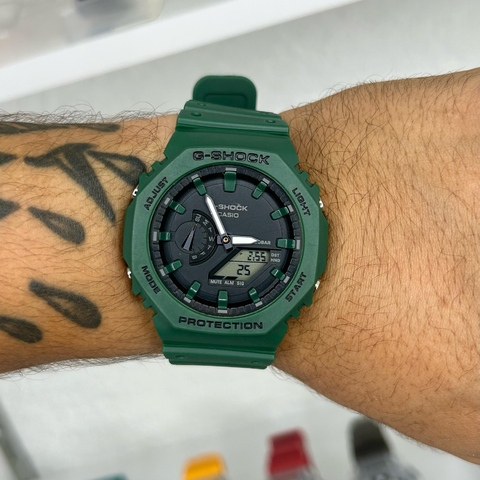GSHOCK GA 2100 -VERDE FLORESTA/A PROVA D ÁGUA/PULSEIRA DE BORRACHA/45 MM