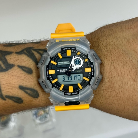 GSHOCK GA-0105 - AMARELO/PULSEIRA DE BORRACHA/A PROVA D ÁGUA/50 MM