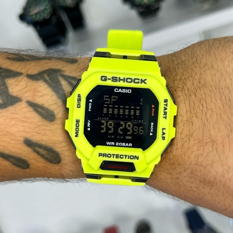 GSHOCK GBD 200 - VERDE FLUORESCENTE/PULSEIRA DE BORRACHA/A PROVA D ÁGUA/43 MM
