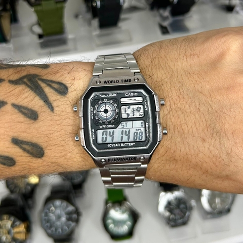 CASIO AE-1300WH - PRATA/PULSEIRA EM AÇO INOXIDÁVEL/A PROVA D ÁGUA/39MM