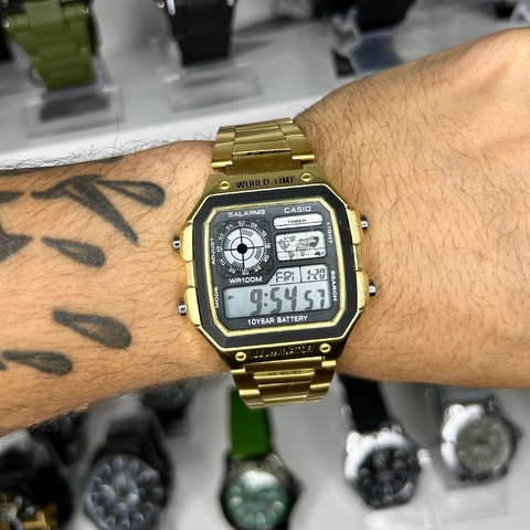 CASIO AE-1300WH - DOURADO/PULSEIRA EM AÇO INOXIDÁVEL/A PROVA D ÁGUA/39MM