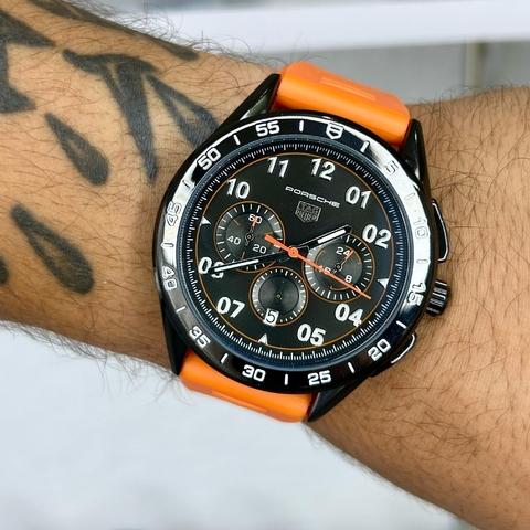 TAG HEUER CARRERA PORSCHE - LARANJA/FUNDO PRETO/PULSEIRA DE BORRACHA/FUNCIONAL/44MM