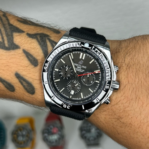 BREITLING CHRONOMAT AB0134 - PRATA E PRETO/PULSEIRA DE BORRACHA/A PROVA D ÁGUA/FUNCIONAL