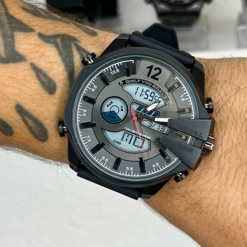 DIESEL 10 BAR DIGITAL - PRETO/PULSEIRA DE BORRACHA/FUNCIONAL/A PROVA D ÁGUA/53 MM