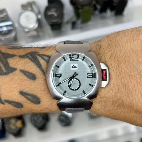 QUIKSILVER FOXHOUND PRATA - PULSEIRA DE COURO/A PROVA D ÁGUA/49 MM