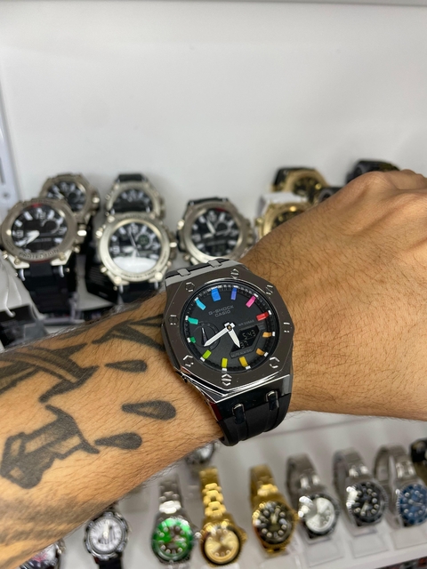 GSHOCK GA 2100 PRETO/COLORIDO METÁLICO - A PROVA D ÁGUA/PULSEIRA DE BORRACHA