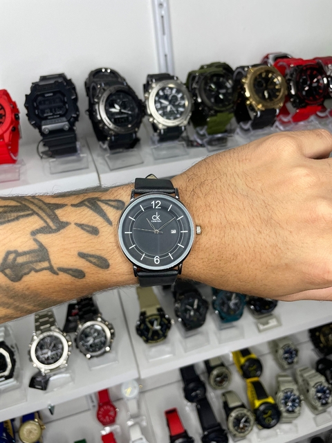 CALVIN KLEIN - PRATA E FUNDO PRETO/PULSEIRA DE COURO/A PROVA D ÁGUA