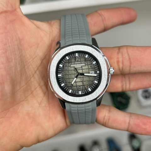 PATEK PHILIPPE AQUANAUT - PRATA E CINZA/PULSEIRA DE BORRACHA/A PROVA D ÁGUA/44 MM
