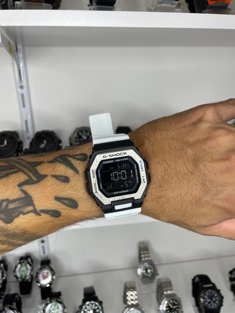 GSHOCK GBX 100 - BRANCO/A PROVA D ÁGUA