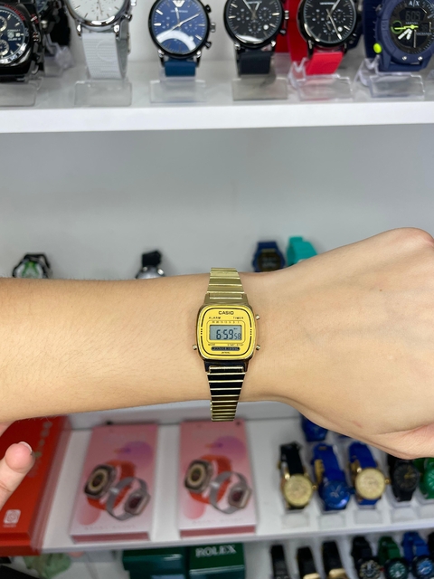 CASIO VINTAGE LA670W FEMININO - DOURADO/AÇO INOXIDÁVEL