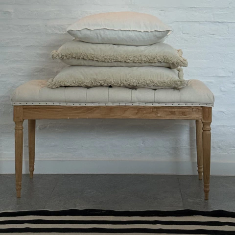 Almohadones de pana con flecos. H&M Home.