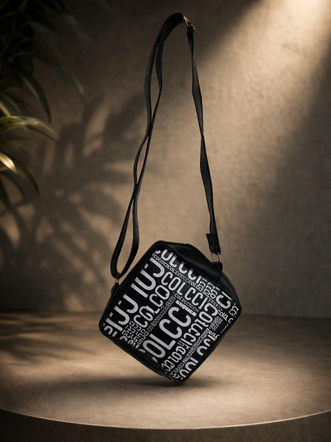 Bolsa Style Colcci - Preto -letras brancas -