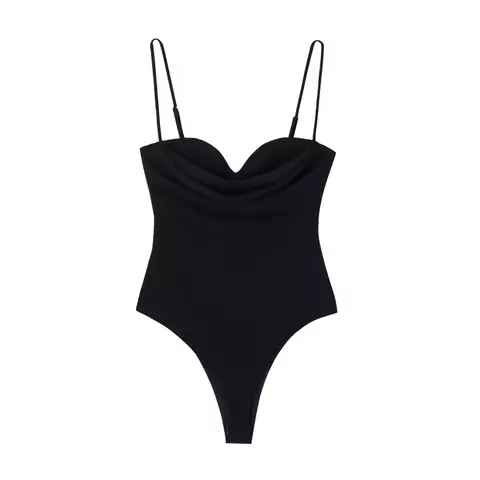 BODY FEMININO DE ALÇA FINA COM LEVE DECOTE