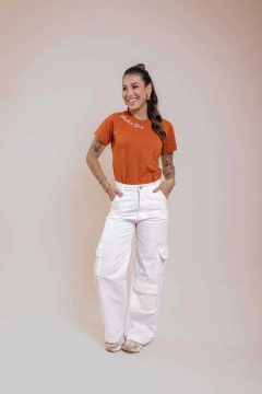 Tshirt Guiada por Deus Terracota na internet