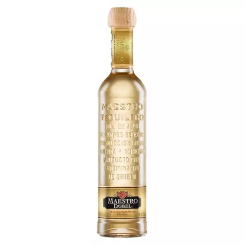 Botella de Tequila Maestro Dobel Reposado Clásico 700 ml.

